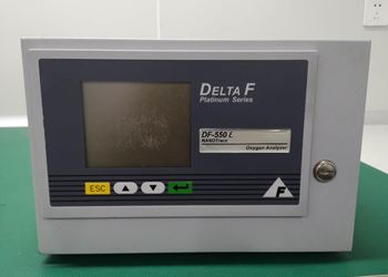 Oxygen analyzer